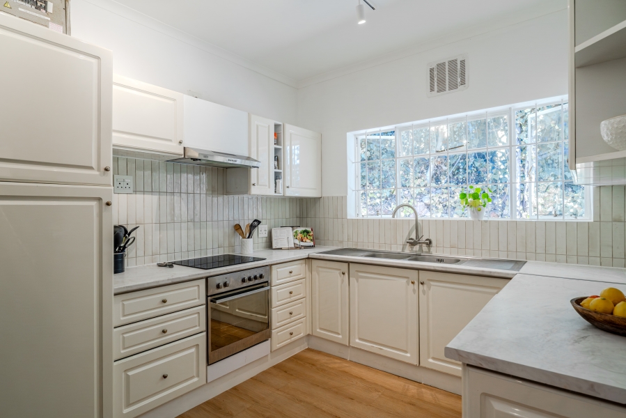 7 Bedroom Property for Sale in Rondebosch Western Cape